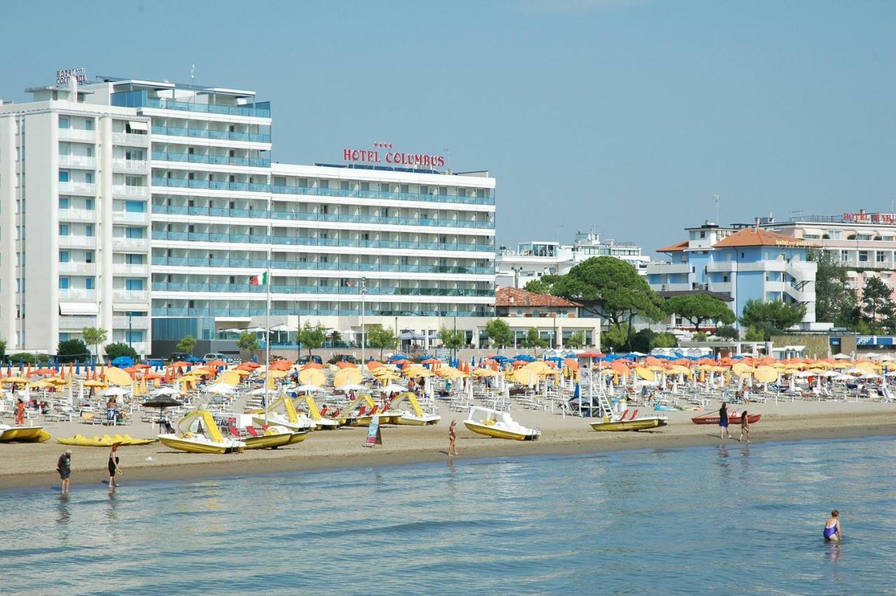 Hotel Columbus Lignano Sabbiadoro Bagian luar foto